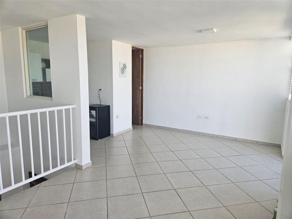 Vendido Recientemente: $380,000 (3 camas, 2 baños, 1990 Pies cuadrados)