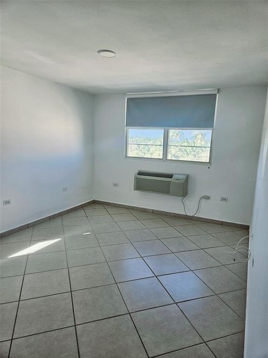 Vendido Recientemente: $380,000 (3 camas, 2 baños, 1990 Pies cuadrados)