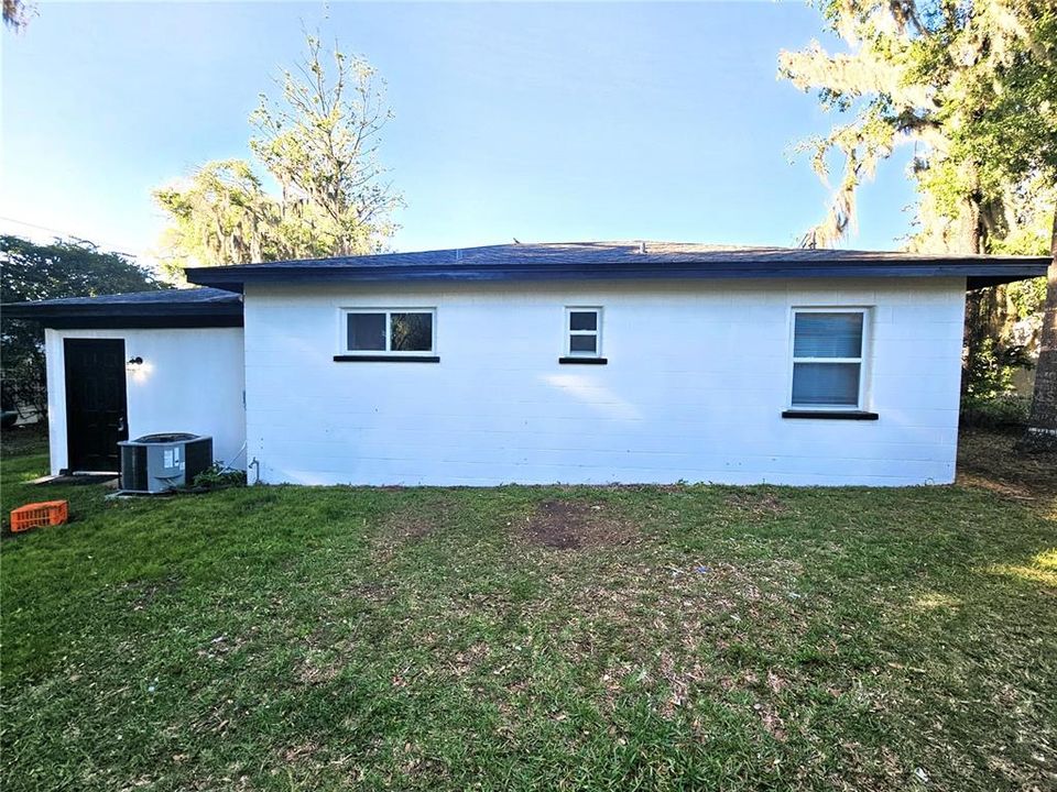 Recently Sold: $229,900 (3 beds, 1 baths, 900 Square Feet)