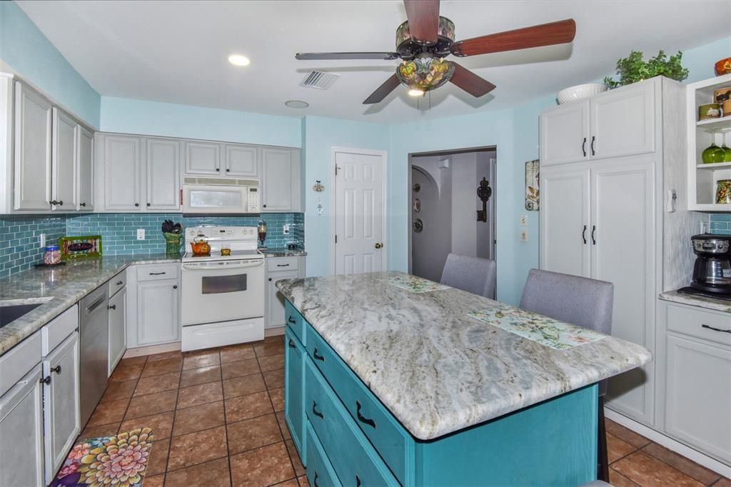 For Sale: $268,000 (3 beds, 2 baths, 1534 Square Feet)