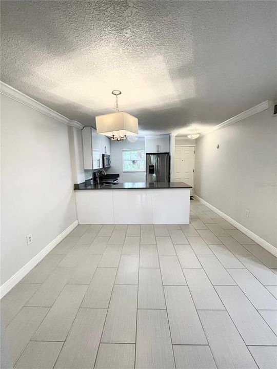 Active With Contract: $239,900 (2 beds, 2 baths, 956 Square Feet)
