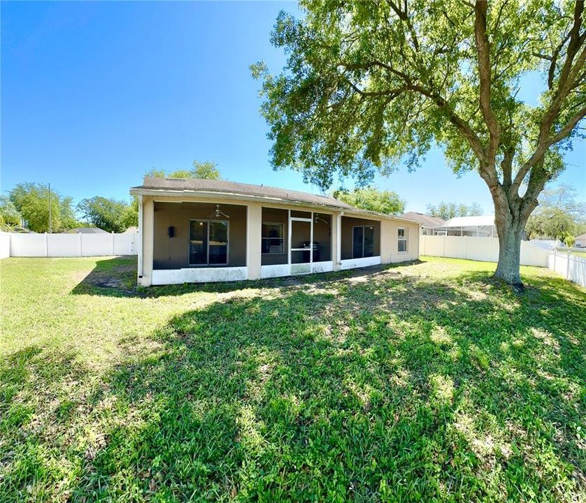 For Sale: $489,900 (4 beds, 2 baths, 1644 Square Feet)