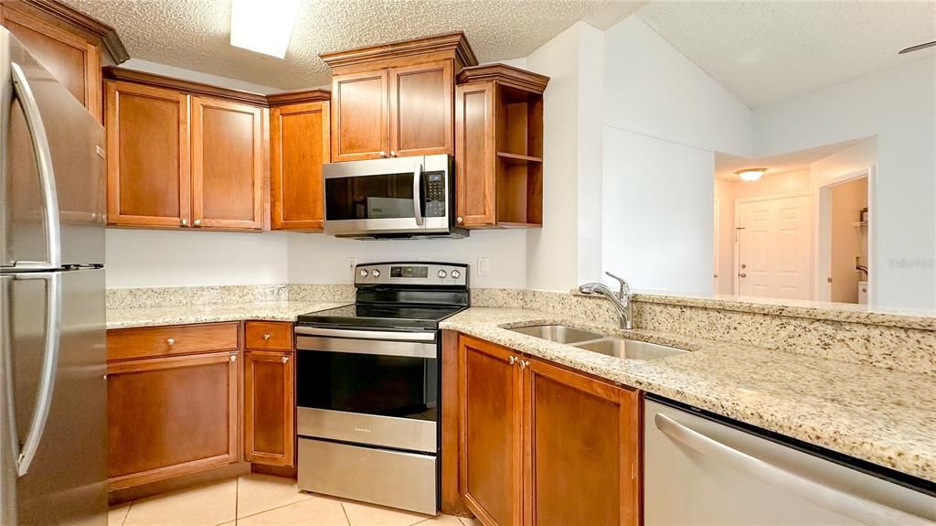 For Rent: $1,700 (2 beds, 1 baths, 851 Square Feet)
