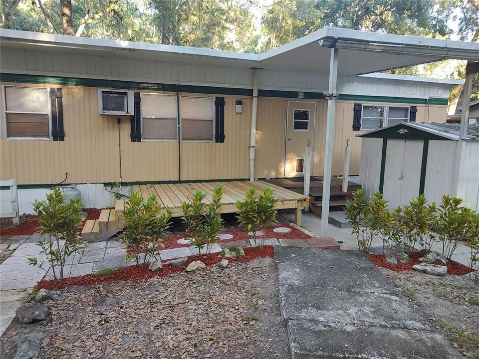 For Sale: $108,000 (2 beds, 1 baths, 672 Square Feet)