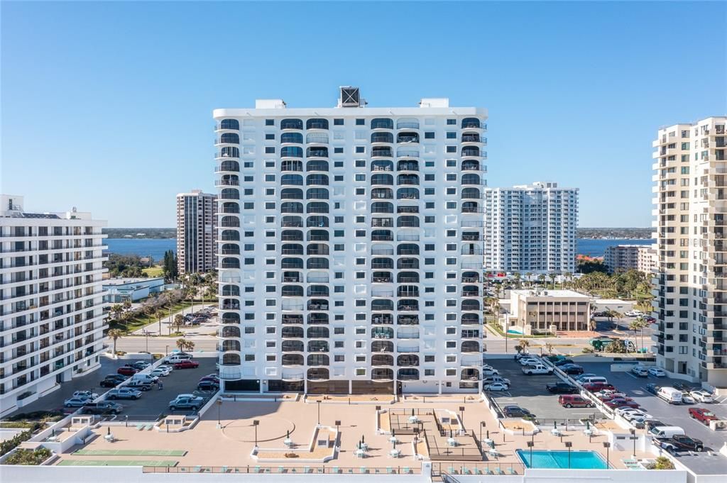 Active With Contract: $455,000 (2 beds, 2 baths, 1700 Square Feet)