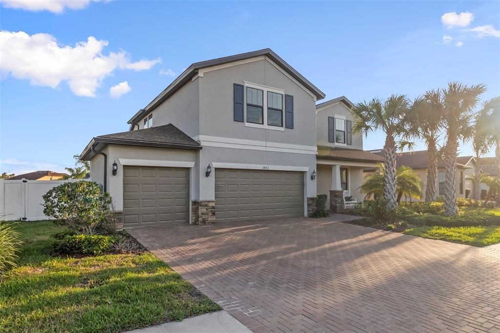 Active With Contract: $610,000 (5 beds, 3 baths, 2857 Square Feet)