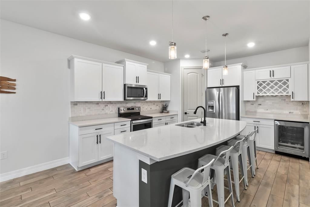 Active With Contract: $610,000 (5 beds, 3 baths, 2857 Square Feet)