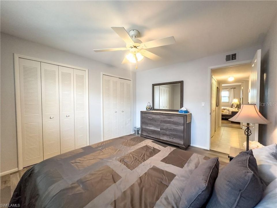 Active With Contract: $199,500 (2 beds, 2 baths, 1012 Square Feet)