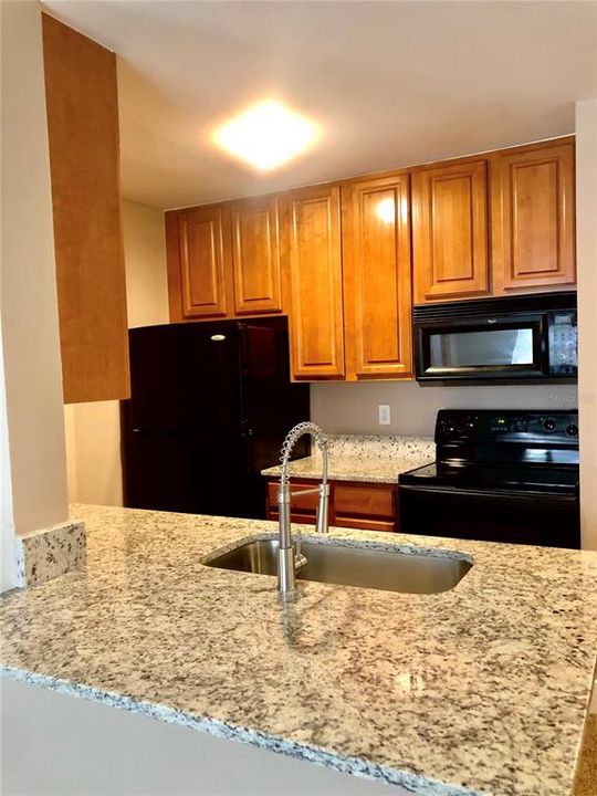 For Rent: $1,400 (1 beds, 1 baths, 686 Square Feet)