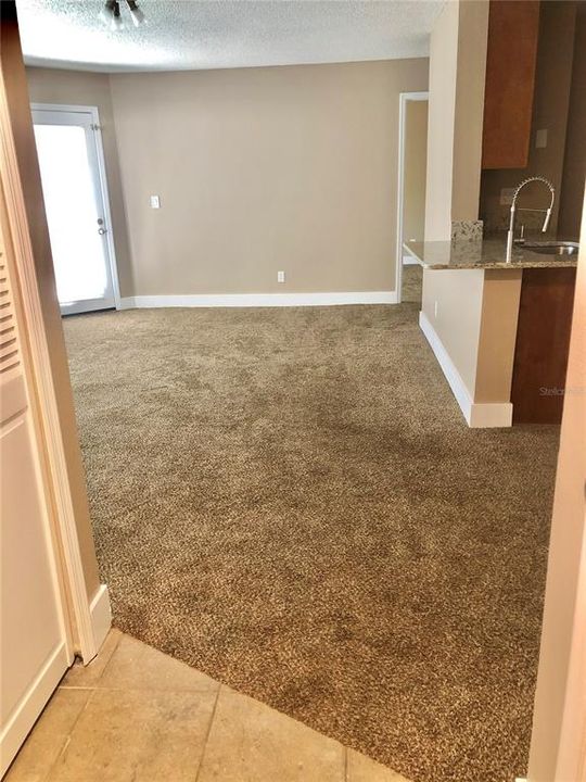 For Rent: $1,400 (1 beds, 1 baths, 686 Square Feet)