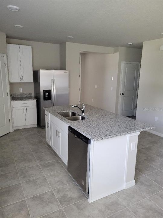 Recently Rented: $1,995 (3 beds, 2 baths, 1700 Square Feet)