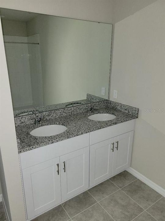 Recently Rented: $1,995 (3 beds, 2 baths, 1700 Square Feet)
