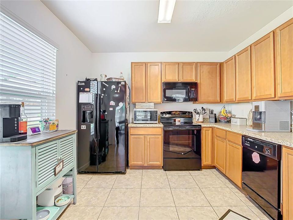 For Sale: $259,900 (3 beds, 2 baths, 1594 Square Feet)