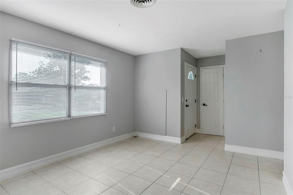 Active With Contract: $260,000 (3 beds, 1 baths, 1205 Square Feet)