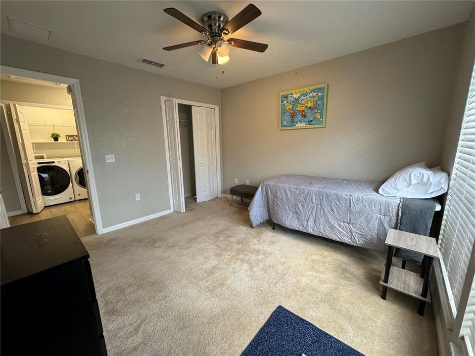Recently Rented: $2,200 (3 beds, 2 baths, 1369 Square Feet)
