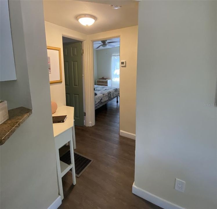 Active With Contract: $298,000 (2 beds, 1 baths, 836 Square Feet)