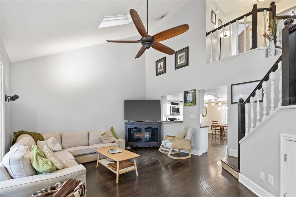 Active With Contract: $389,900 (3 beds, 2 baths, 2275 Square Feet)