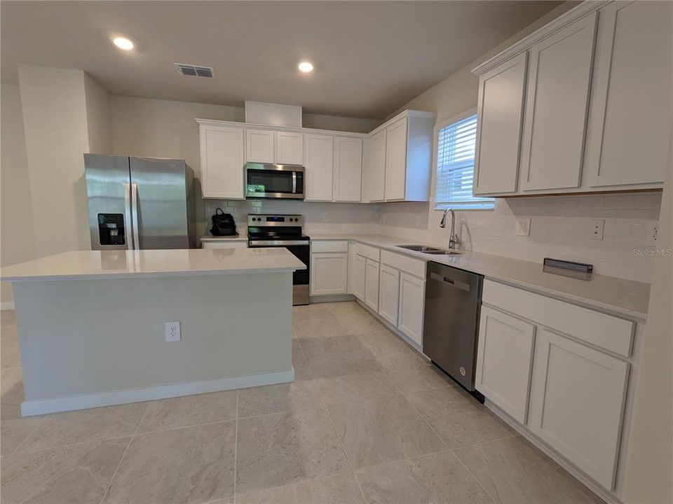 Active With Contract: $2,900 (4 beds, 3 baths, 2157 Square Feet)