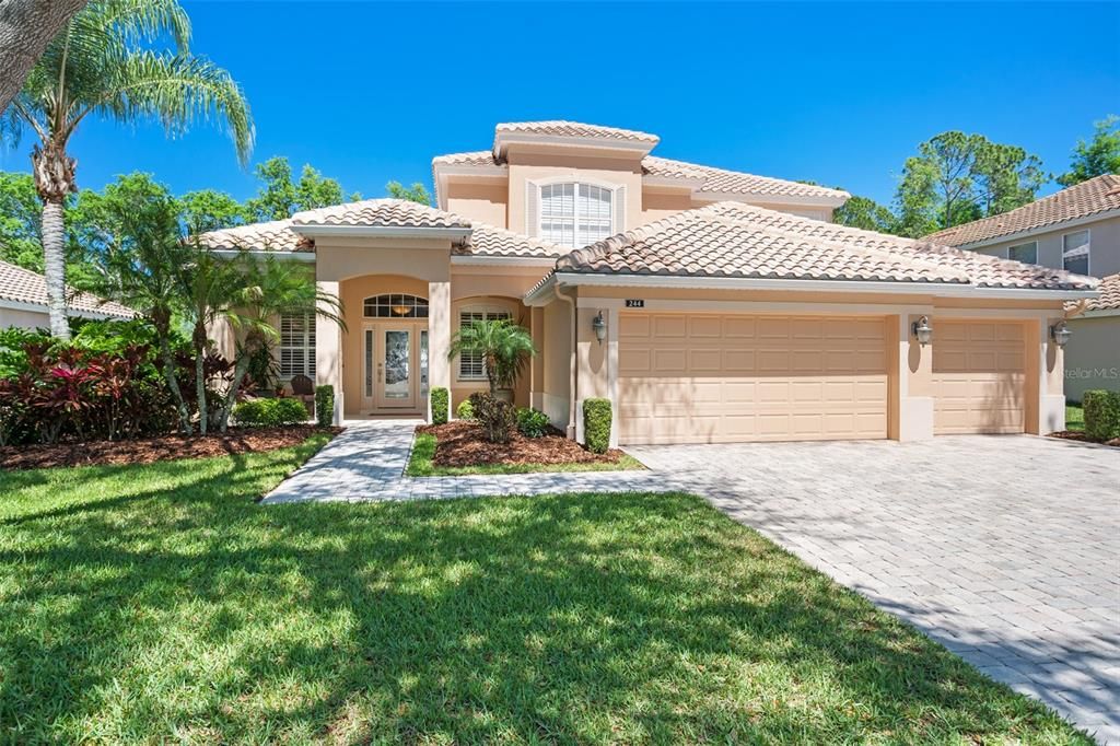 Recently Sold: $810,000 (5 beds, 4 baths, 3283 Square Feet)