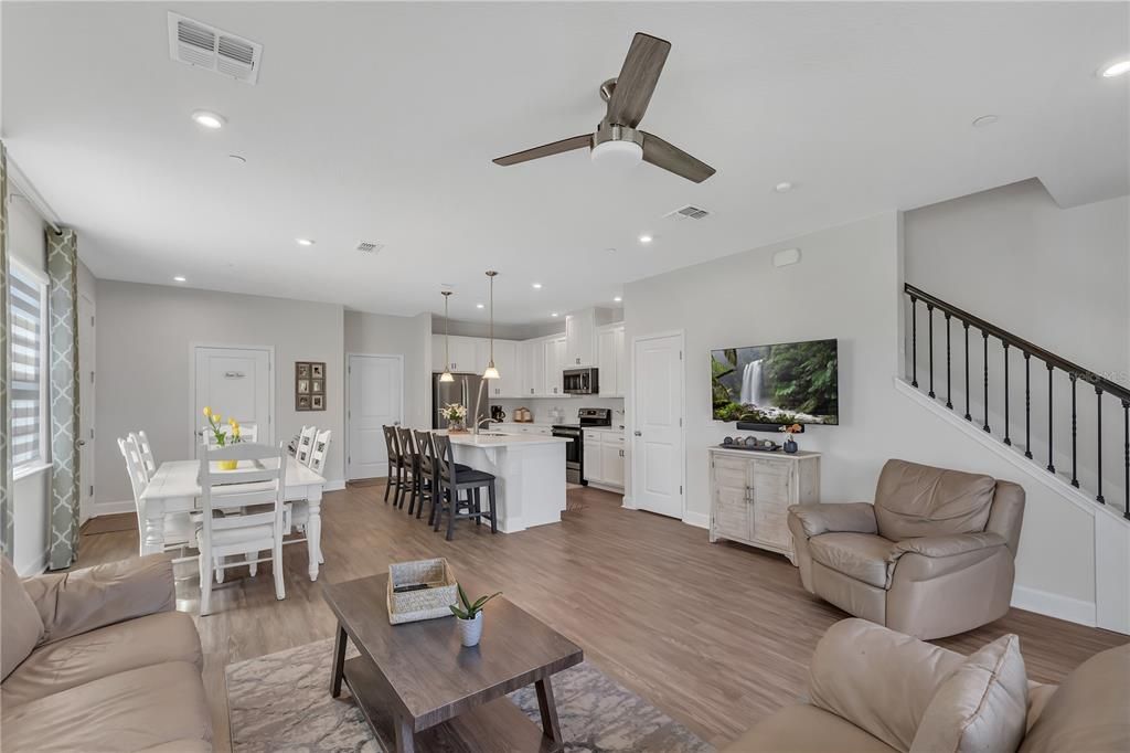 For Sale: $419,900 (3 beds, 2 baths, 1833 Square Feet)