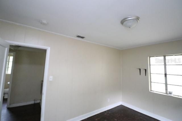 Active With Contract: $109,900 (3 beds, 1 baths, 972 Square Feet)