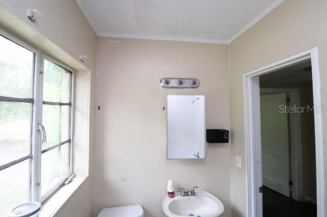 Active With Contract: $109,900 (3 beds, 1 baths, 972 Square Feet)