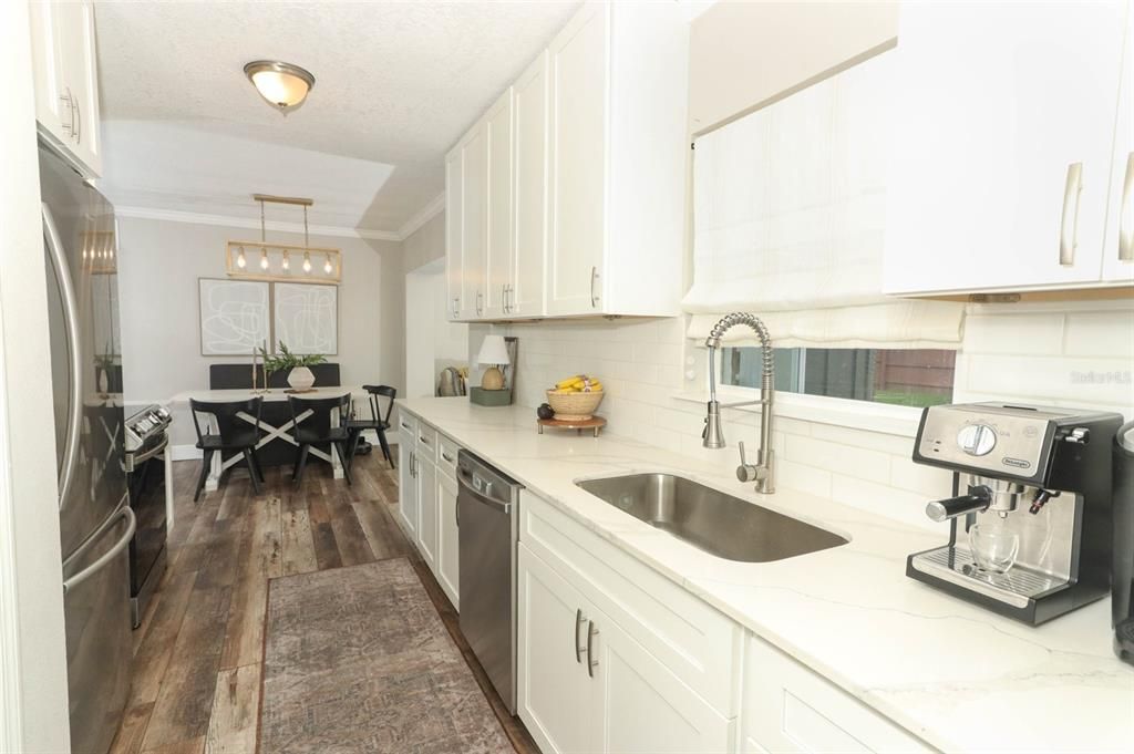 Recently Sold: $345,000 (3 beds, 1 baths, 1184 Square Feet)