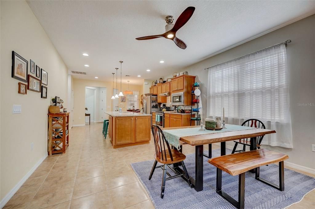 For Sale: $338,500 (2 beds, 2 baths, 1468 Square Feet)