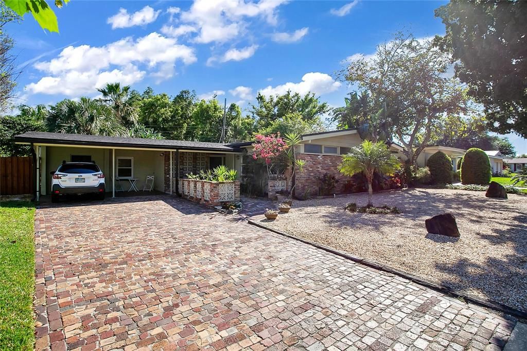 Recently Sold: $562,500 (3 beds, 2 baths, 1888 Square Feet)