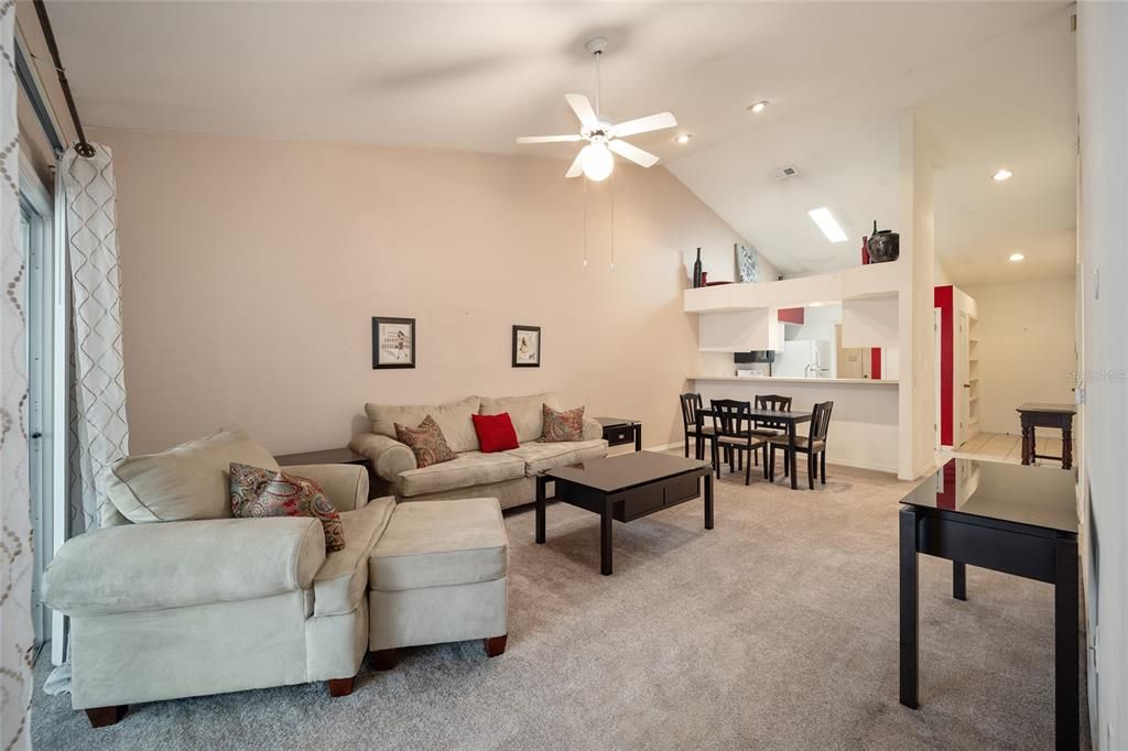 For Sale: $209,900 (2 beds, 2 baths, 1134 Square Feet)