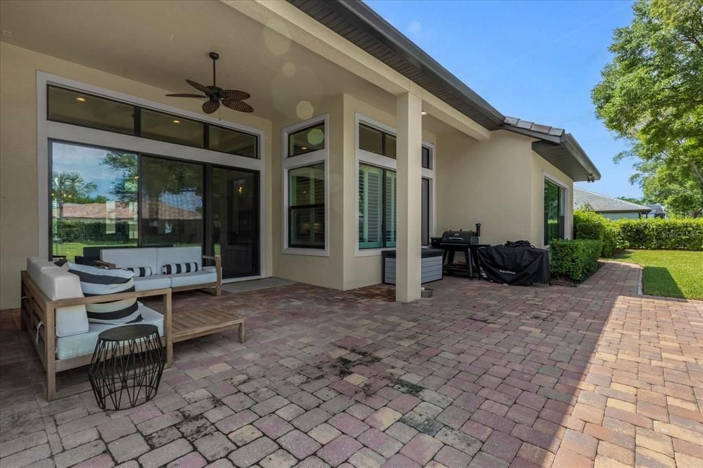 Active With Contract: $789,000 (3 beds, 3 baths, 2528 Square Feet)