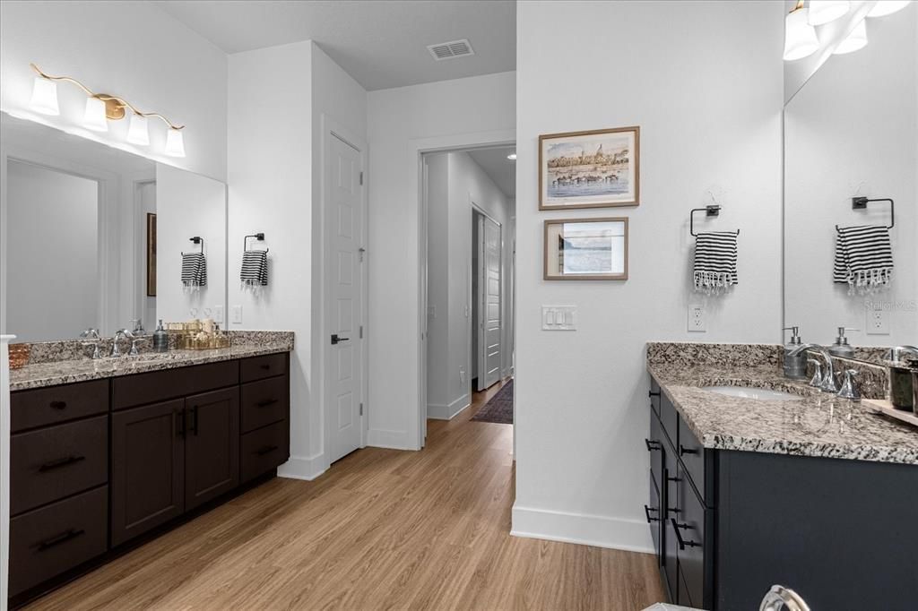 Active With Contract: $789,000 (3 beds, 3 baths, 2528 Square Feet)