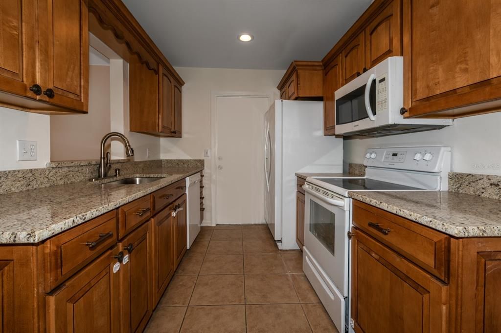 For Rent: $1,850 (2 beds, 2 baths, 1137 Square Feet)