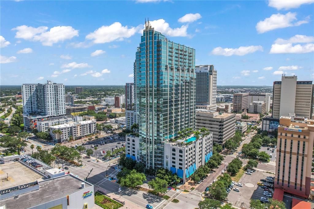 Active With Contract: $2,150 (1 beds, 1 baths, 657 Square Feet)