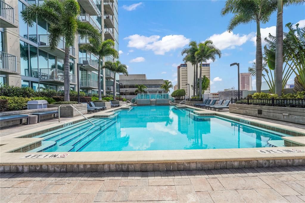 Active With Contract: $2,150 (1 beds, 1 baths, 657 Square Feet)