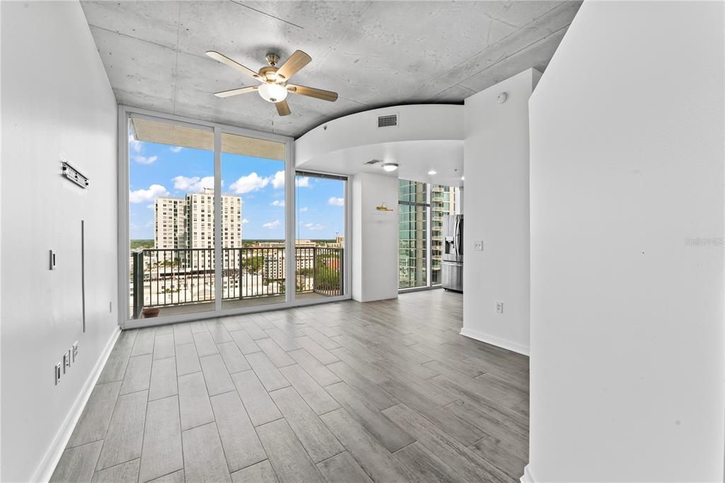 Active With Contract: $2,150 (1 beds, 1 baths, 657 Square Feet)