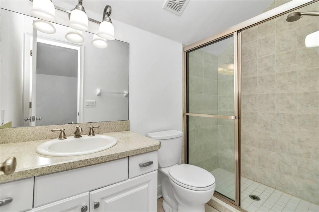 Upstairs Bonus Room Bath