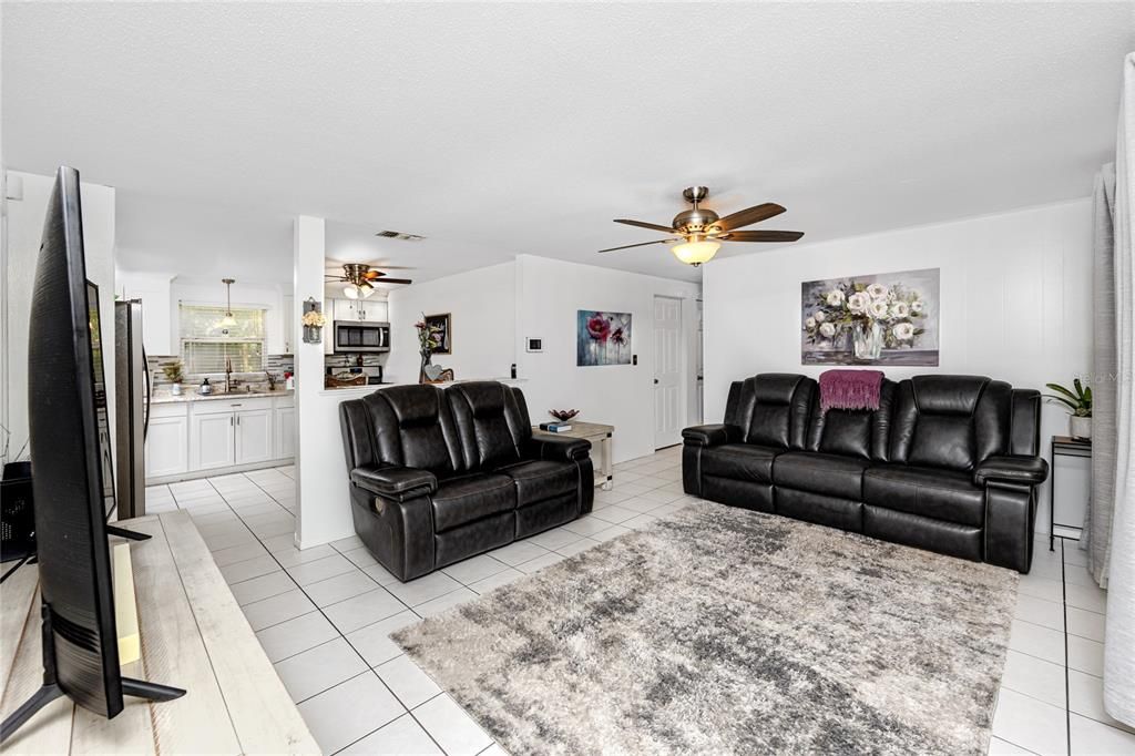 Active With Contract: $399,000 (4 beds, 2 baths, 1194 Square Feet)