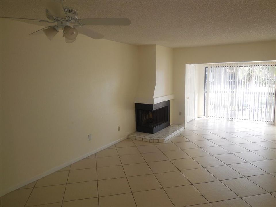 For Rent: $1,895 (2 beds, 2 baths, 1115 Square Feet)