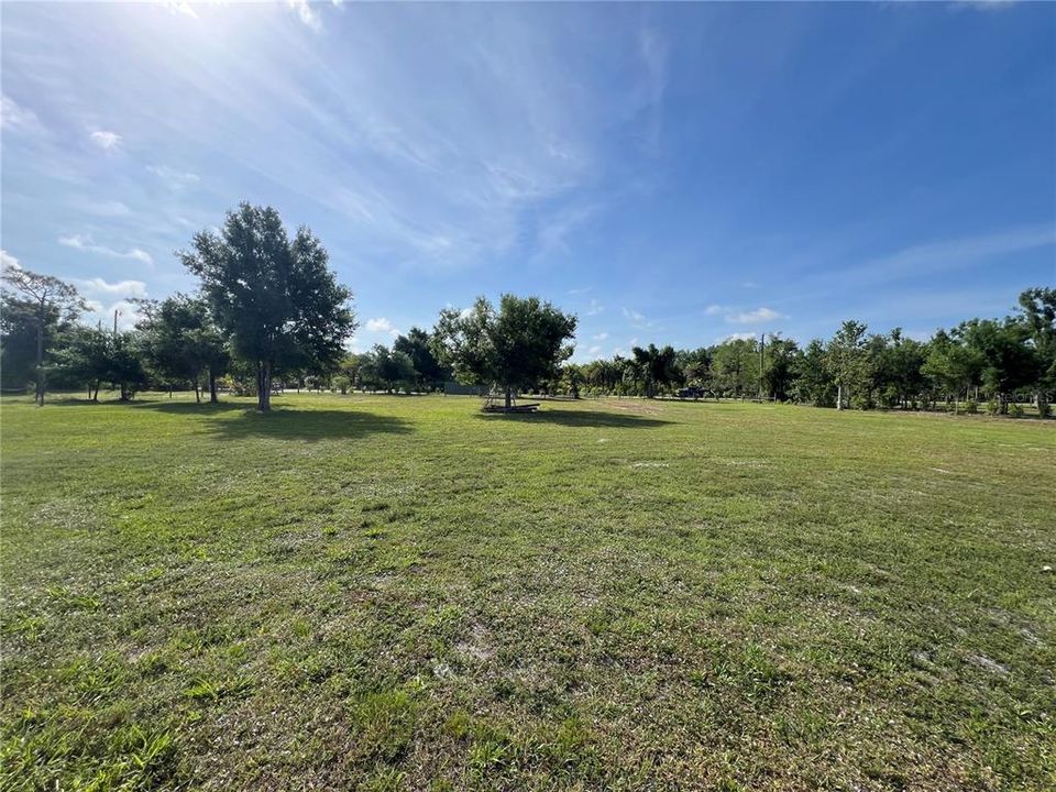 En Venta: $129,000 (1.01 acres)