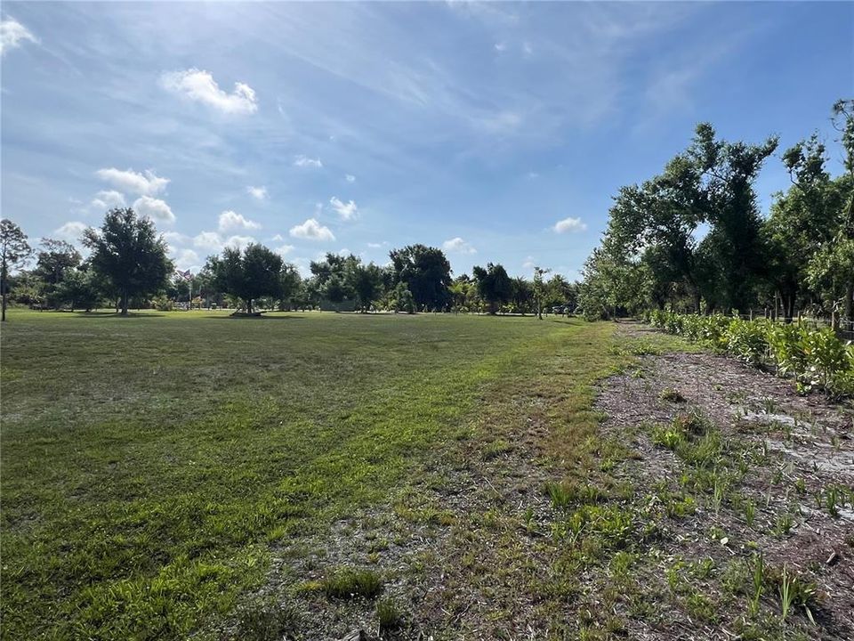 En Venta: $129,000 (1.01 acres)