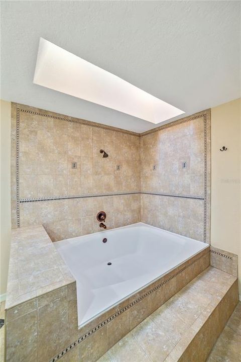 待售: $985,500 (4 贝兹, 3 浴室, 2294 平方英尺)