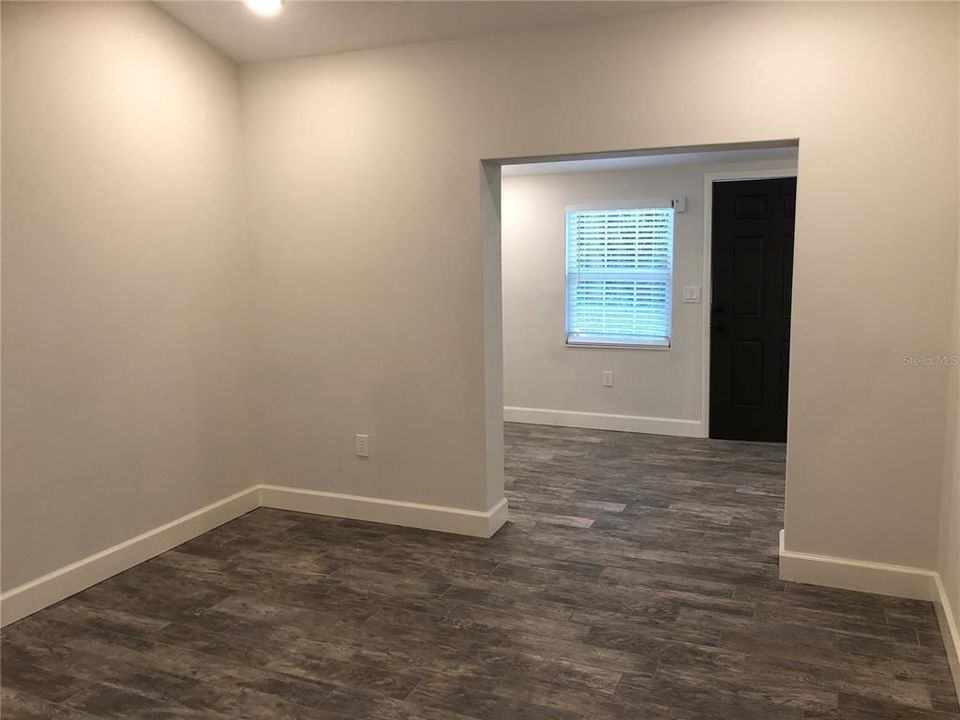 Active With Contract: $1,795 (1 beds, 1 baths, 816 Square Feet)