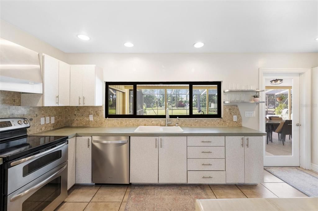 Recently Sold: $899,000 (3 beds, 2 baths, 2632 Square Feet)