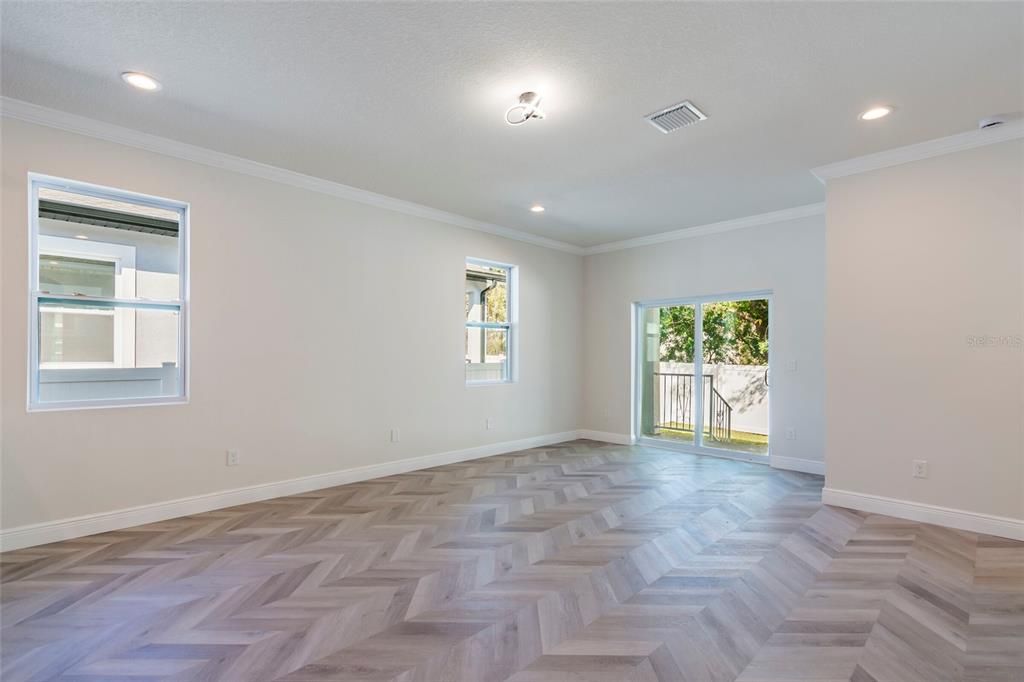 Active With Contract: $415,000 (3 beds, 2 baths, 1553 Square Feet)
