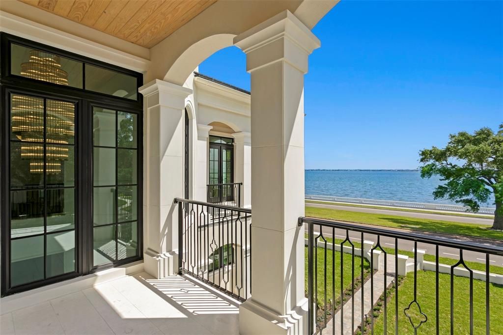 For Sale: $8,990,000 (5 beds, 5 baths, 6671 Square Feet)