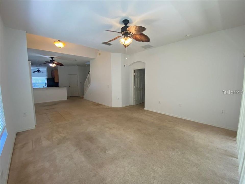 Active With Contract: $2,195 (3 beds, 2 baths, 1637 Square Feet)