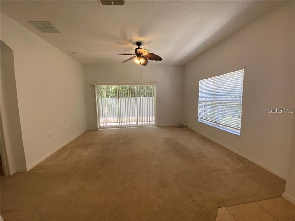 Active With Contract: $2,195 (3 beds, 2 baths, 1637 Square Feet)