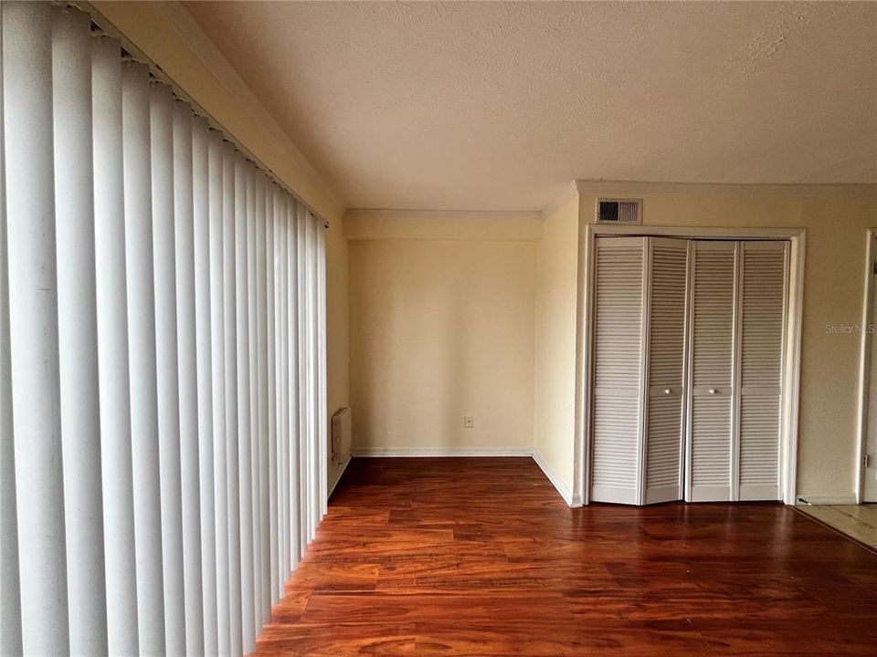 For Sale: $200,000 (2 beds, 1 baths, 1115 Square Feet)
