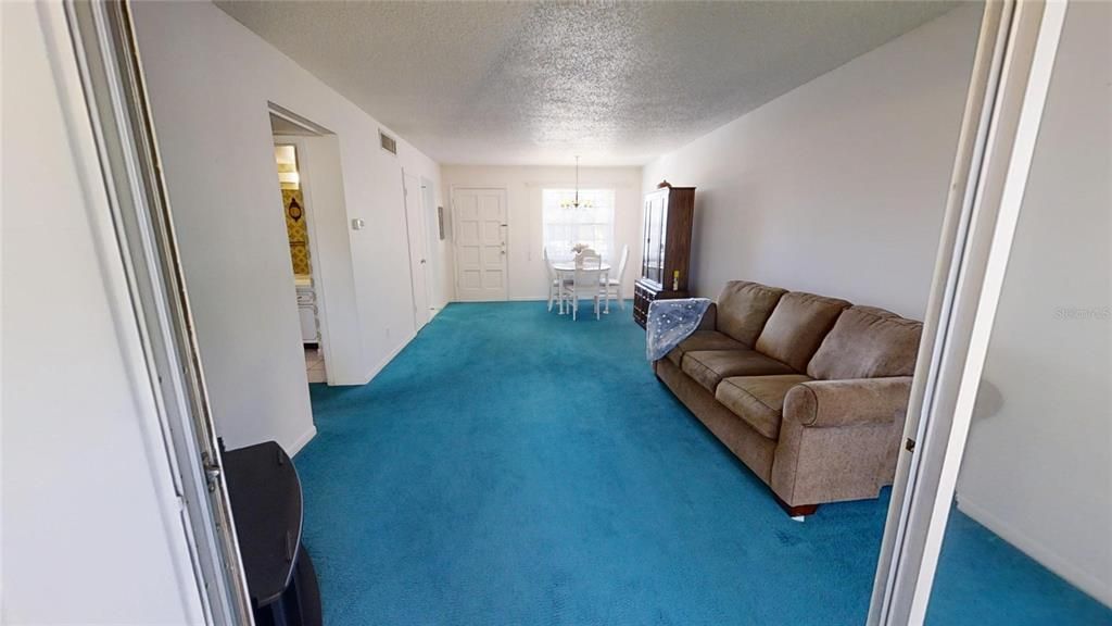 Recently Rented: $1,200 (1 beds, 1 baths, 627 Square Feet)